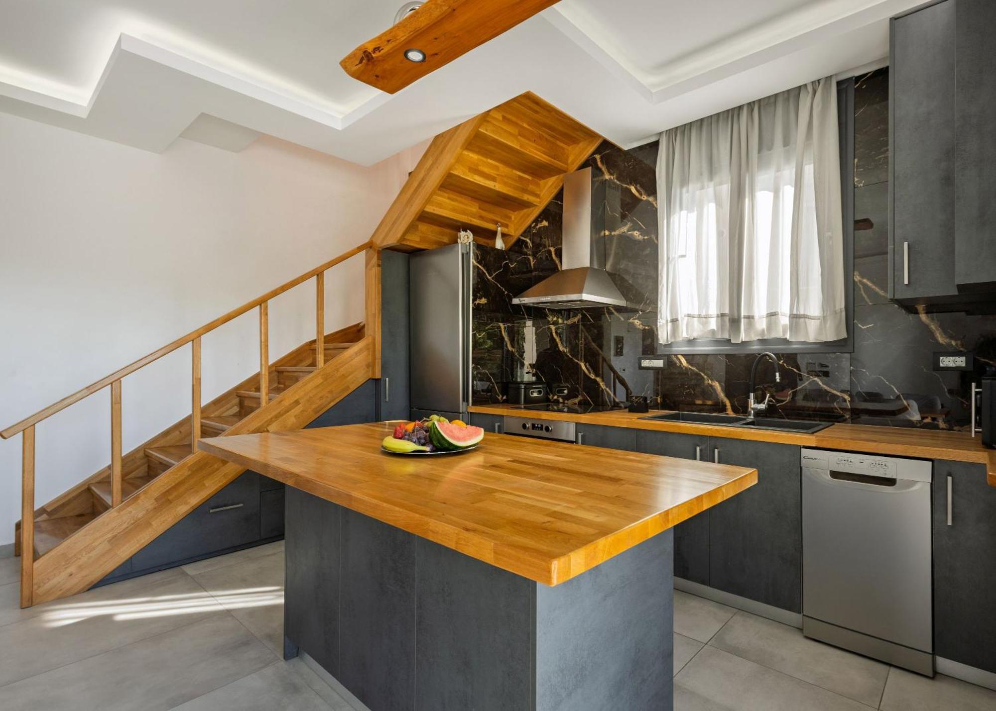 Azor Luxury I