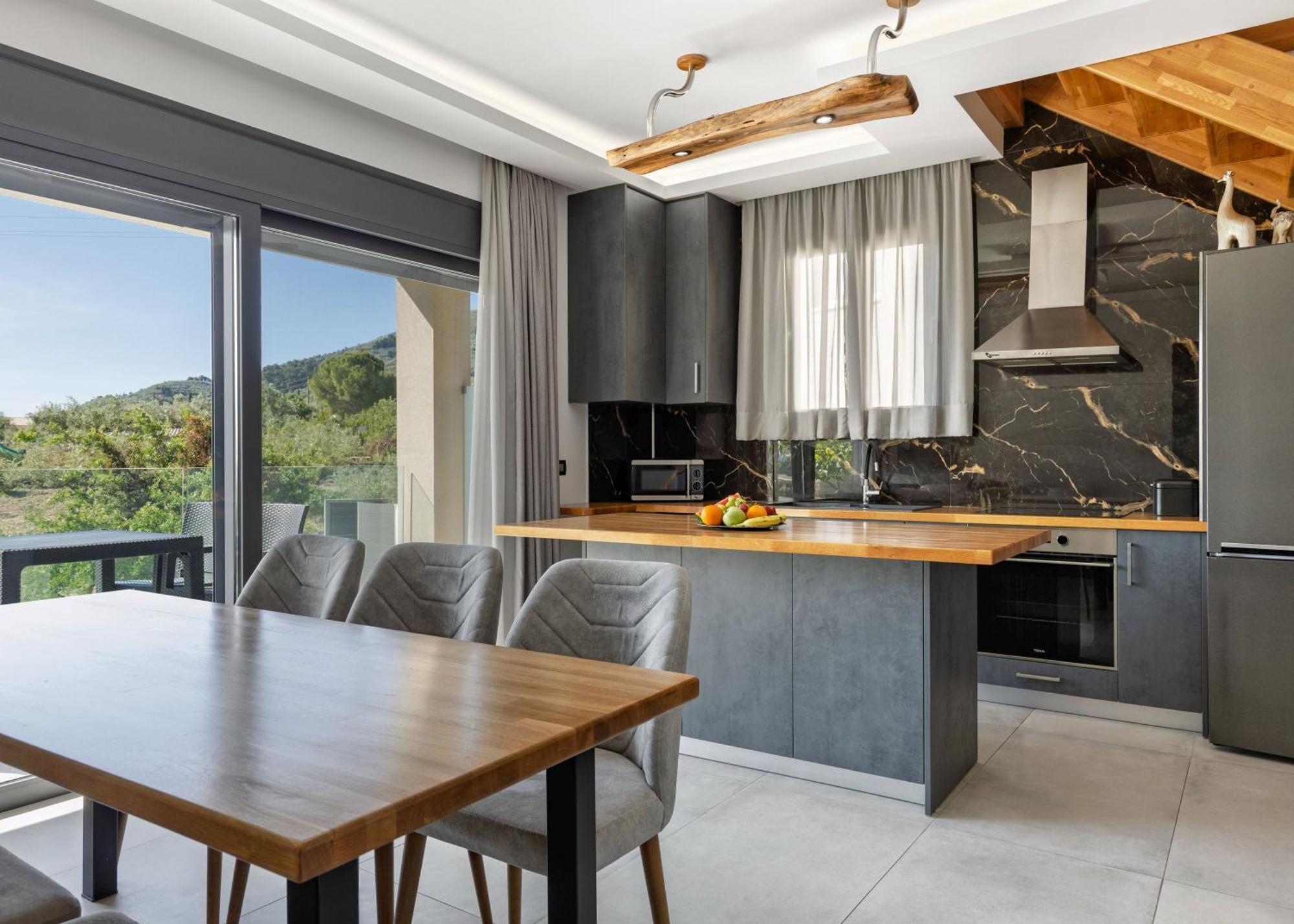 Villa Azor Luxury I Mouzákion